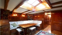 MOONBEAM IV -  Salon